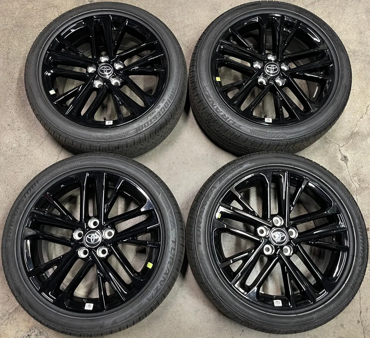 Sold 2025 Toyota Camry Factory 18 Wheels Tires Rims Oem Bds 235/45Vr18 Gloss Black 1