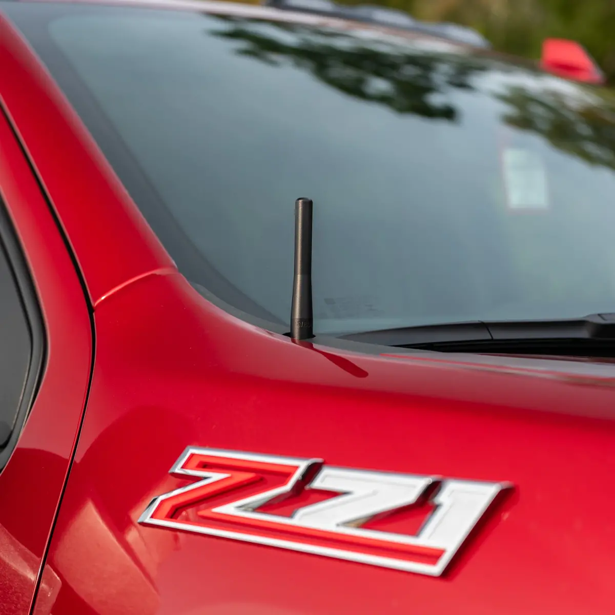 Perfect-Fit Stubby Antenna |  Chevrolet Silverado 2500 (2020-2023), Gmc Sierra 2500 (2020-2023) 1