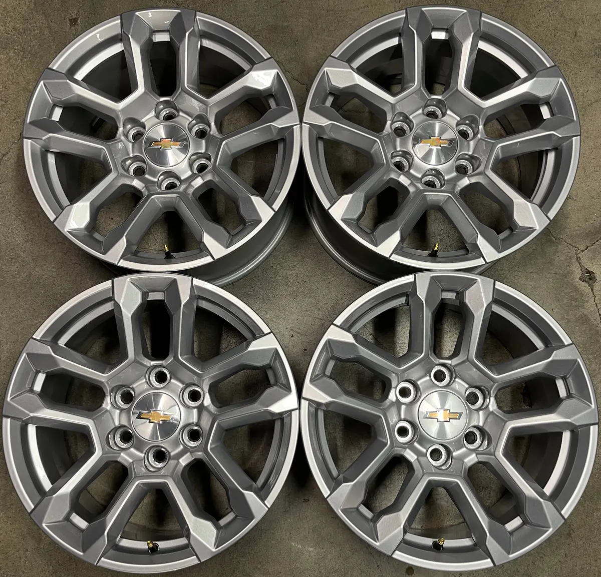 Sold Four 2025 Chevy Silverado Tahoe Factory 18 Wheels Rims Oem 14091 Suburban 84775274 1