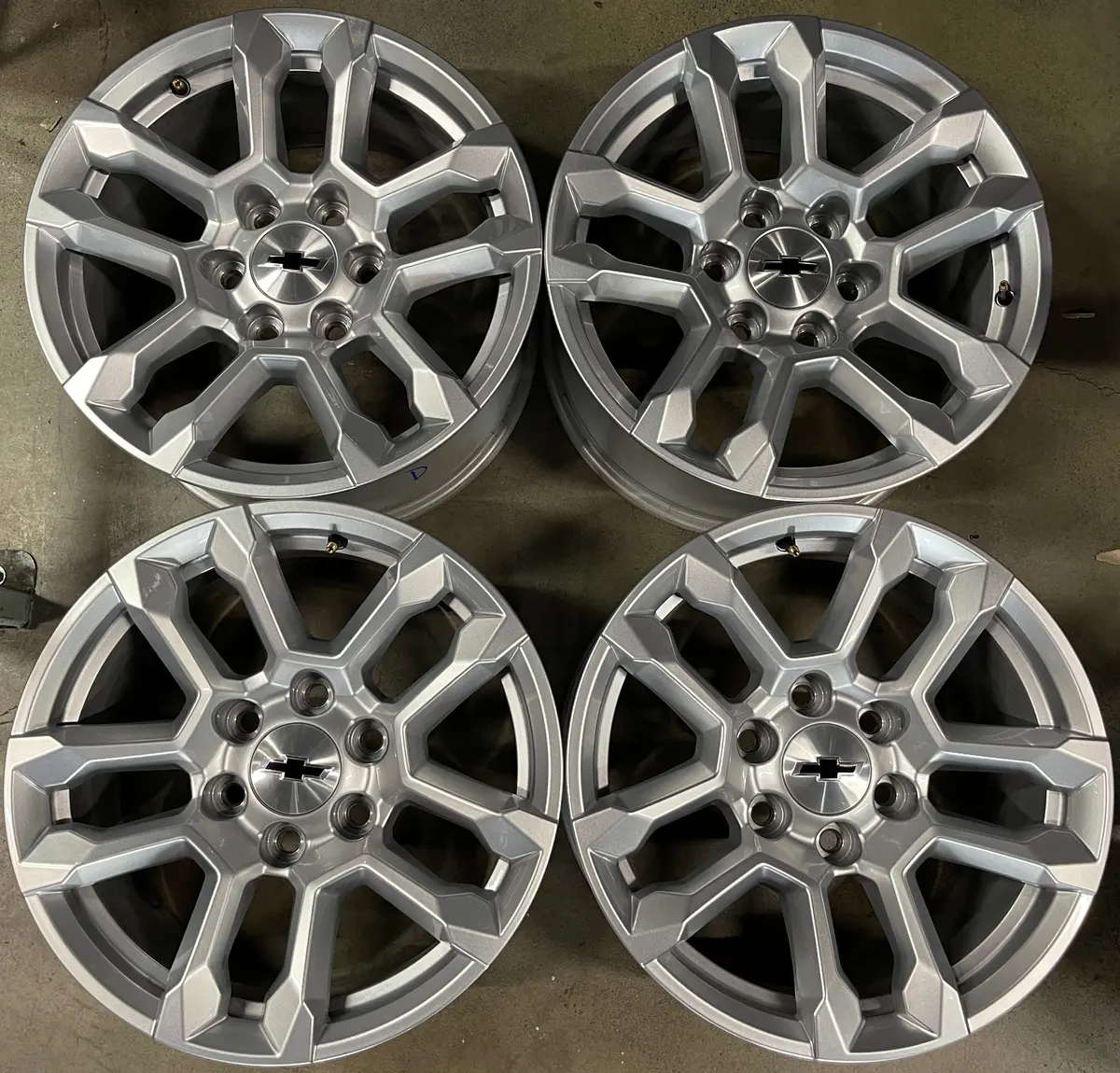 Sold Four 2025 Chevy Silverado Tahoe Factory 18 Wheels Rims Oem 14091 Suburban 84775274 1