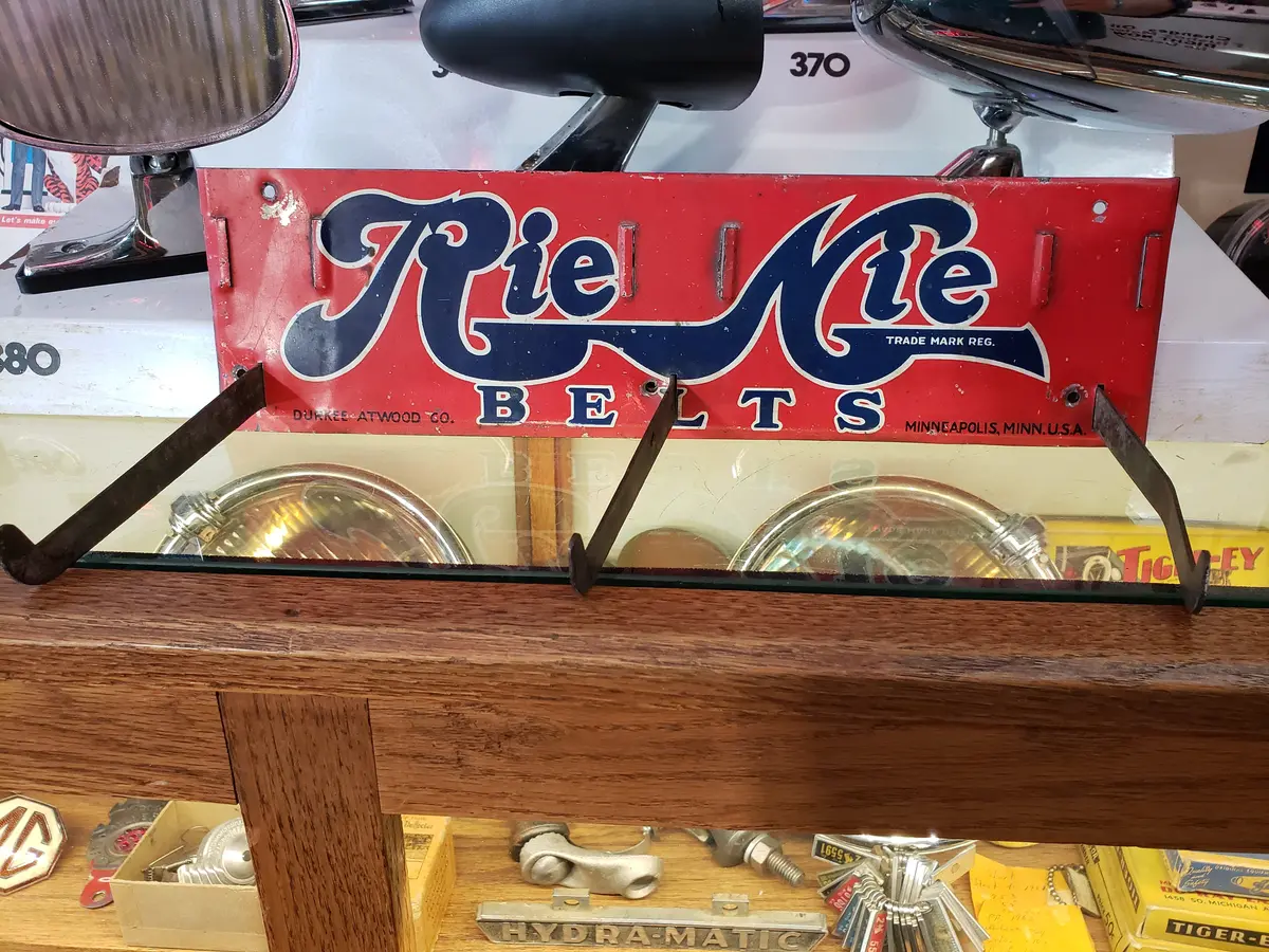 Rie Nie Automotive Belts Rack 1