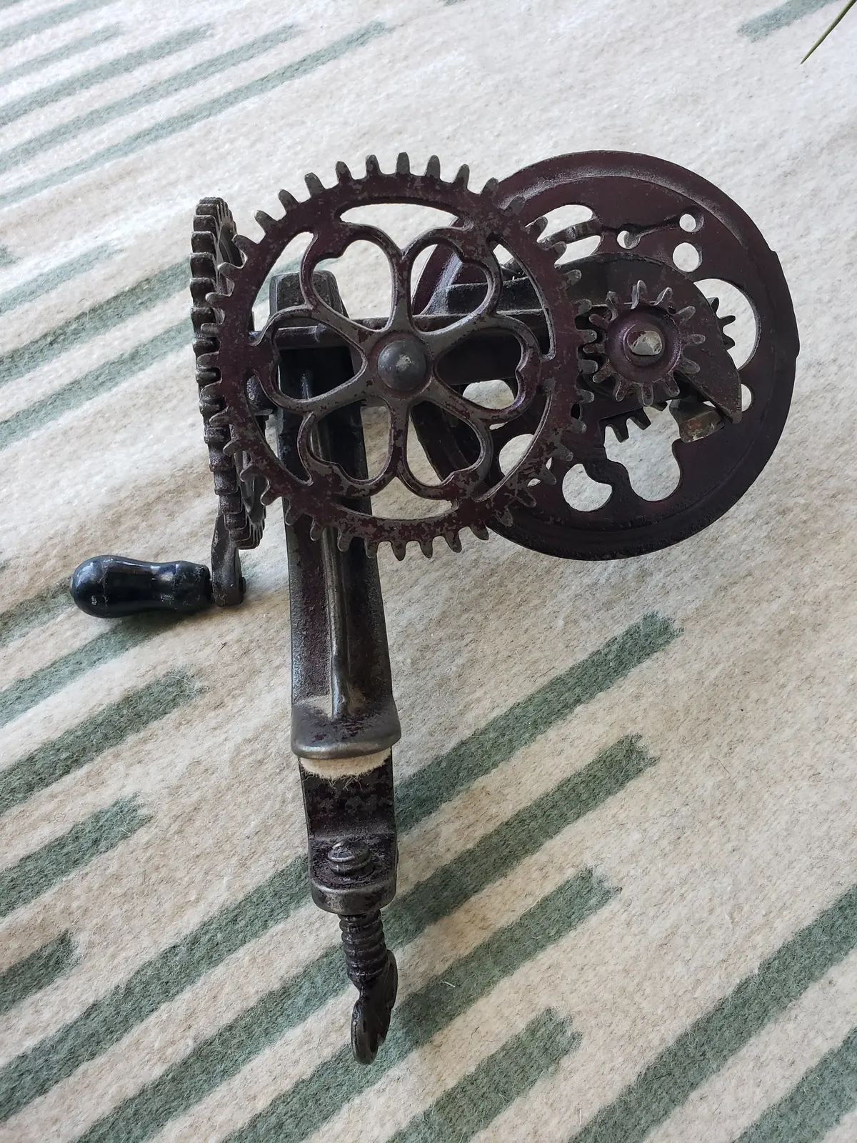 Vintage Metal Apple Peeler 1