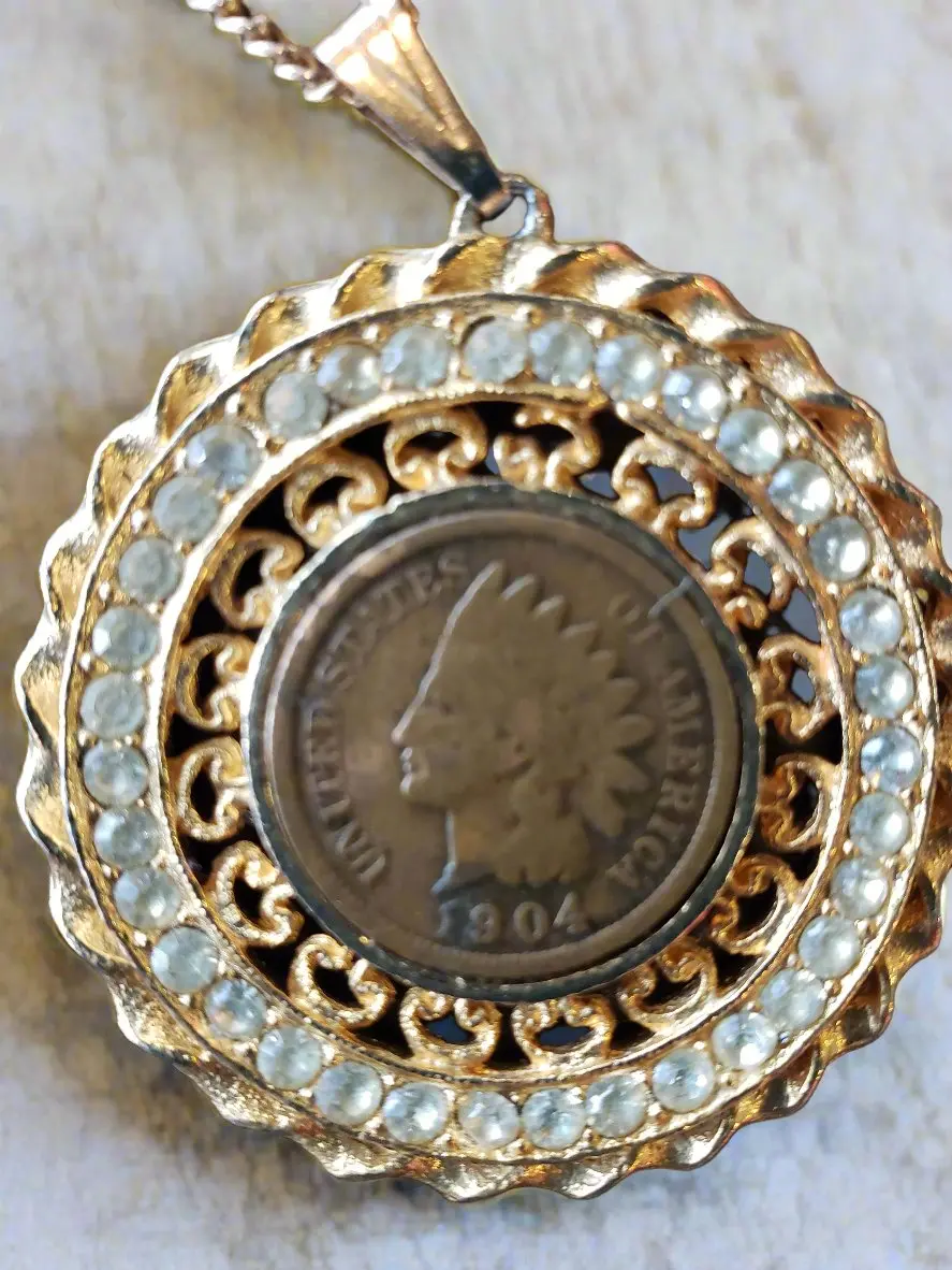 1904 Penny Medallion Pendant On 24 Inch Chain 1