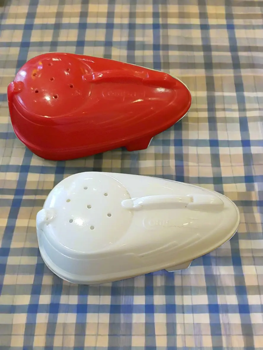 Red White Vacuum Canister Salt Pepper Shakers 1