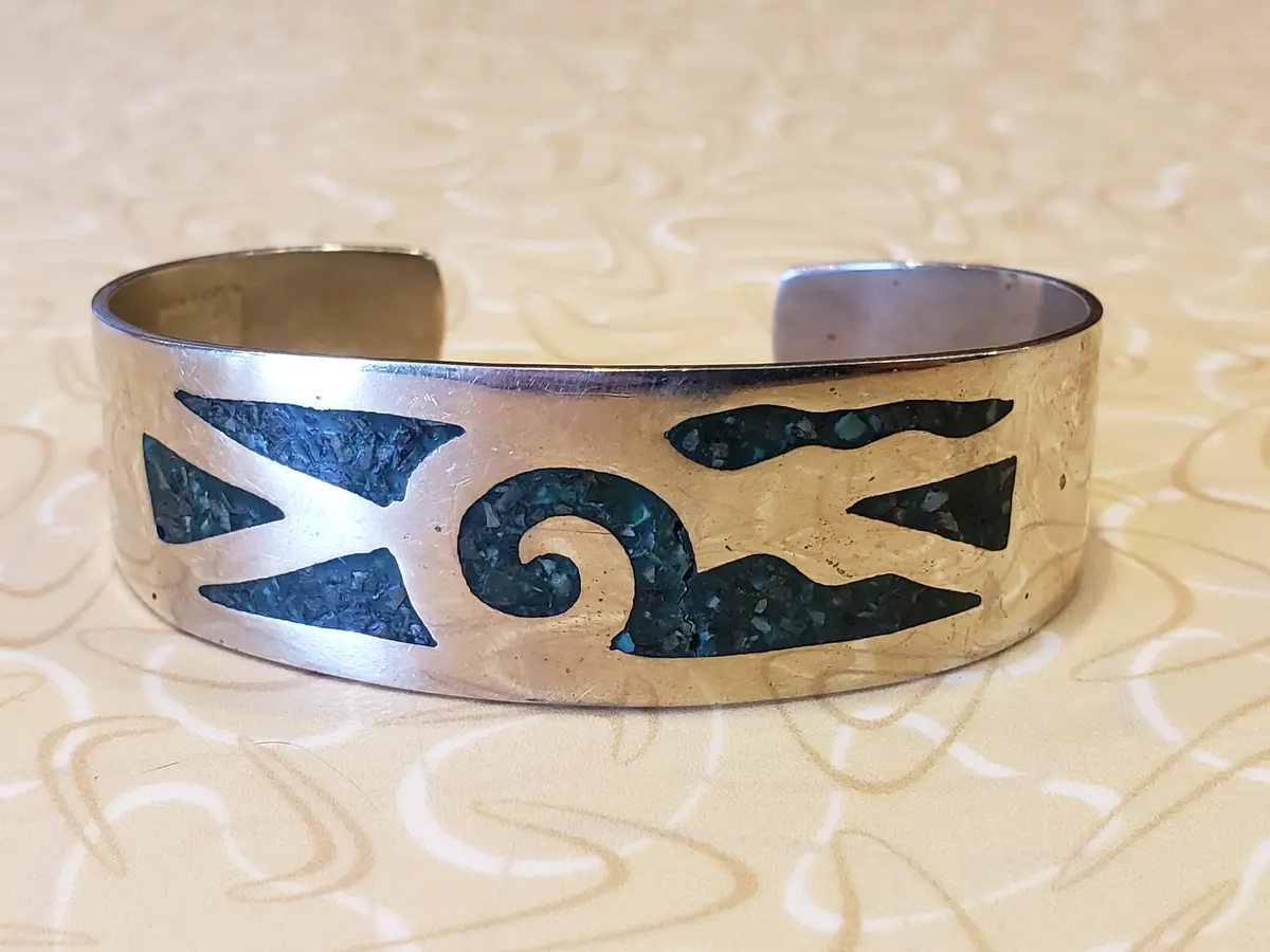 Sterling Cuff Bracelet With Malachite Chips 1