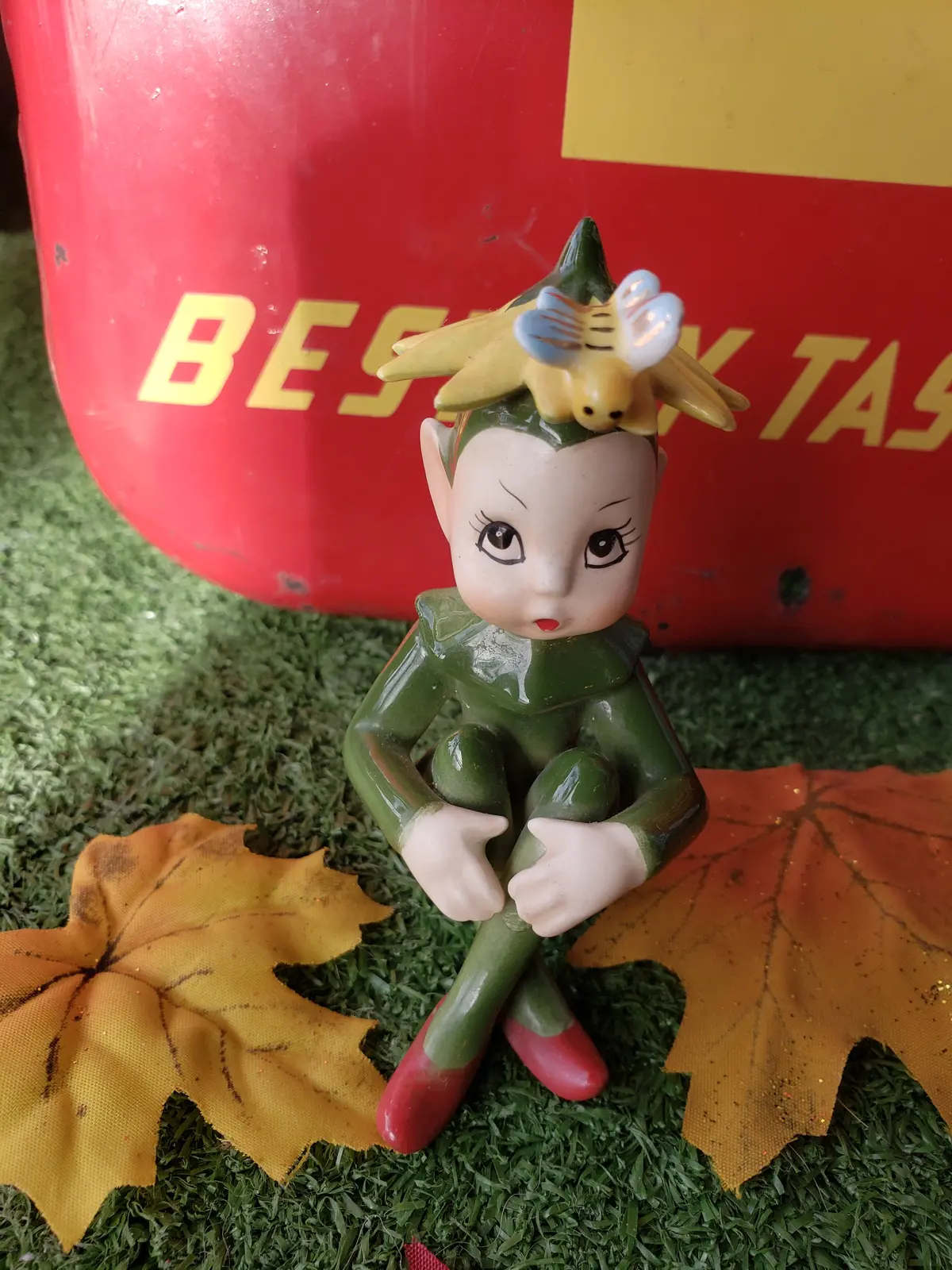 Josef Originals Pixie With Bee 1