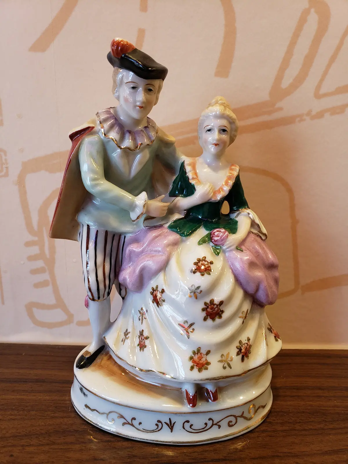 Victorian Couple Figurine 1