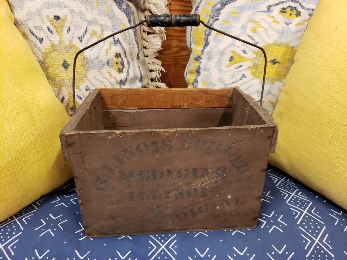 Illinois Poultry Medicine Crate 1
