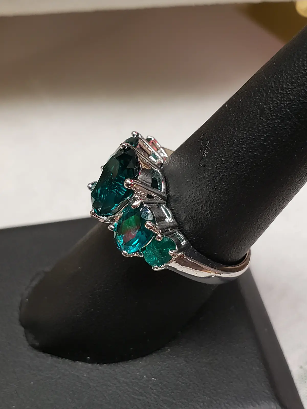 .925 Sterling Ring Teal Stones Size 7.5 2