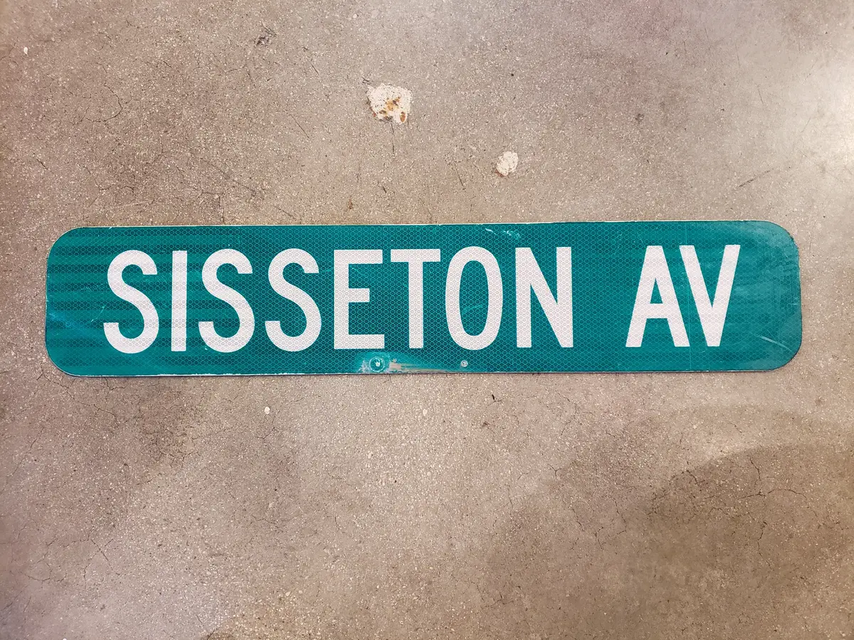 Sisseton Av Street Sign 2