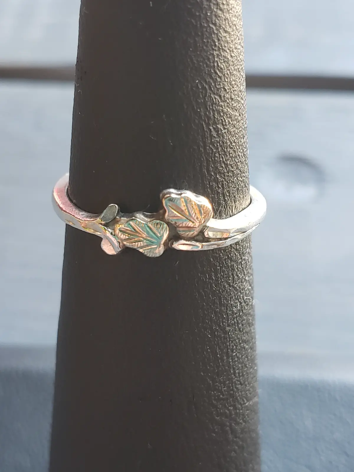 Black Hills Gold Ring Size 4 1