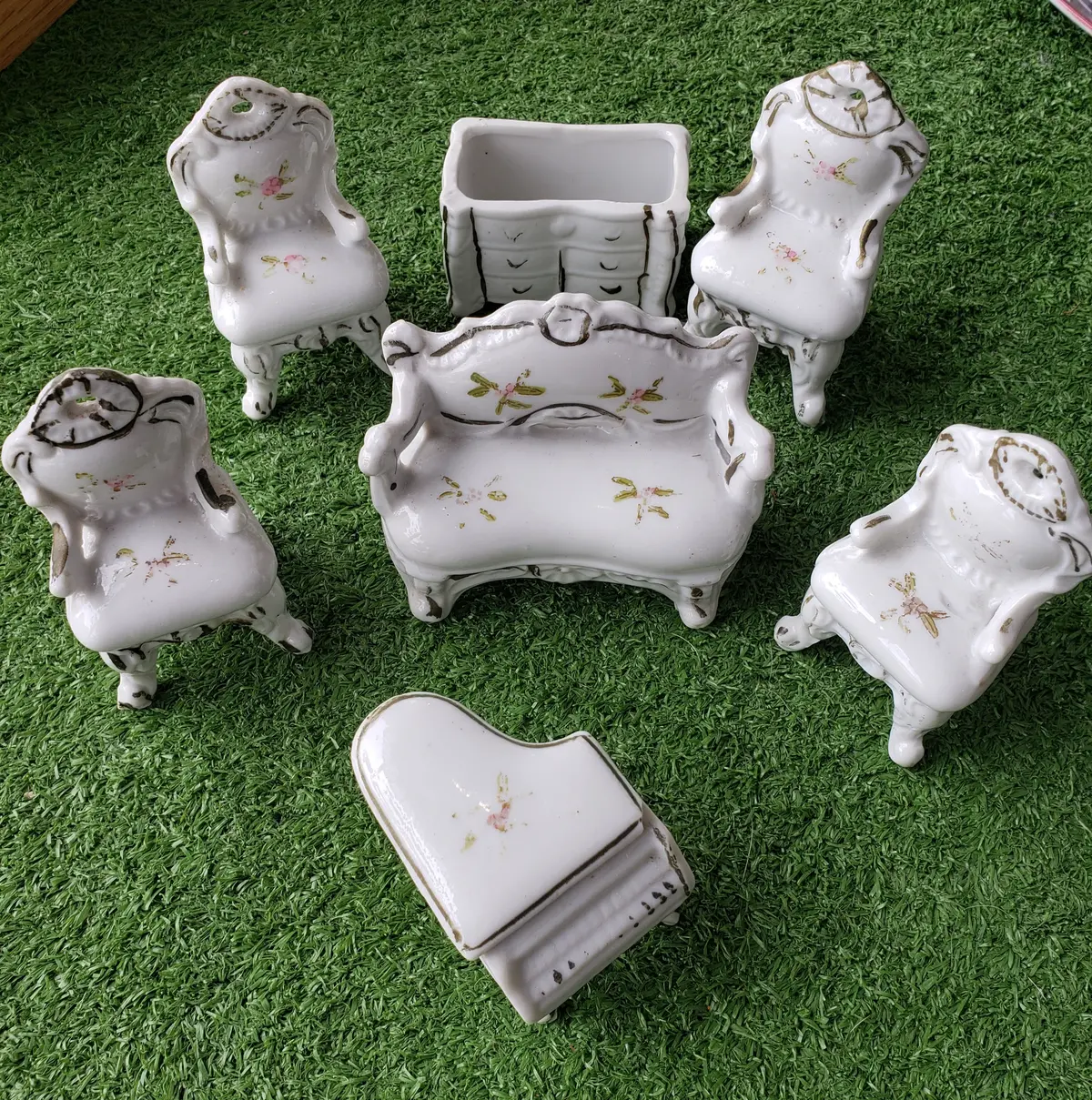 Porcelain Dollhouse Furniture Set 7 Pc + Lid 1