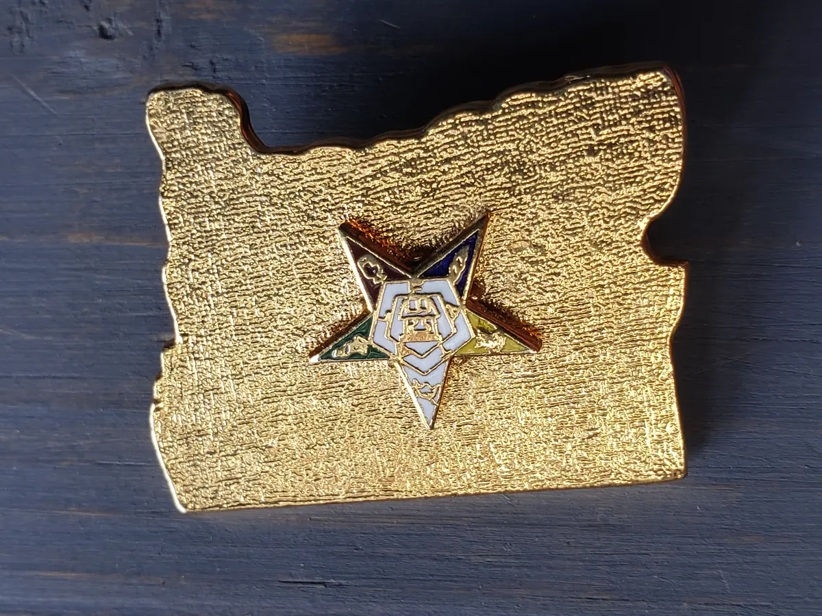 Oregon Shaped Order Of The Eastern Star Pin 1