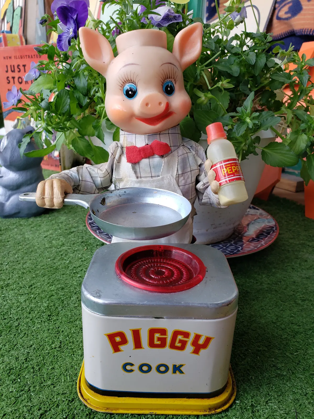 1950S Original Yonezawa Piggy Cook Battery Operated Toy 1