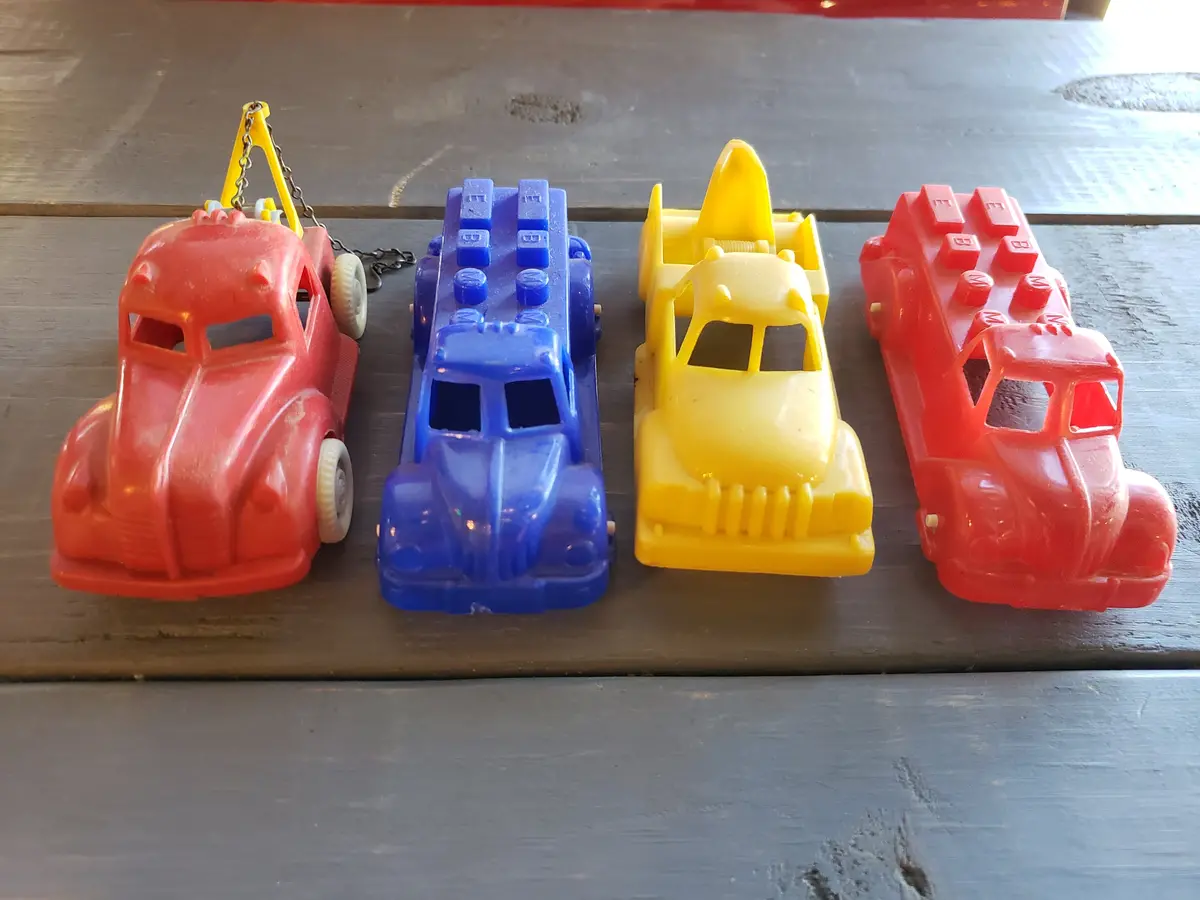 1950'S Set Of Four Plastic Toy Autos 1