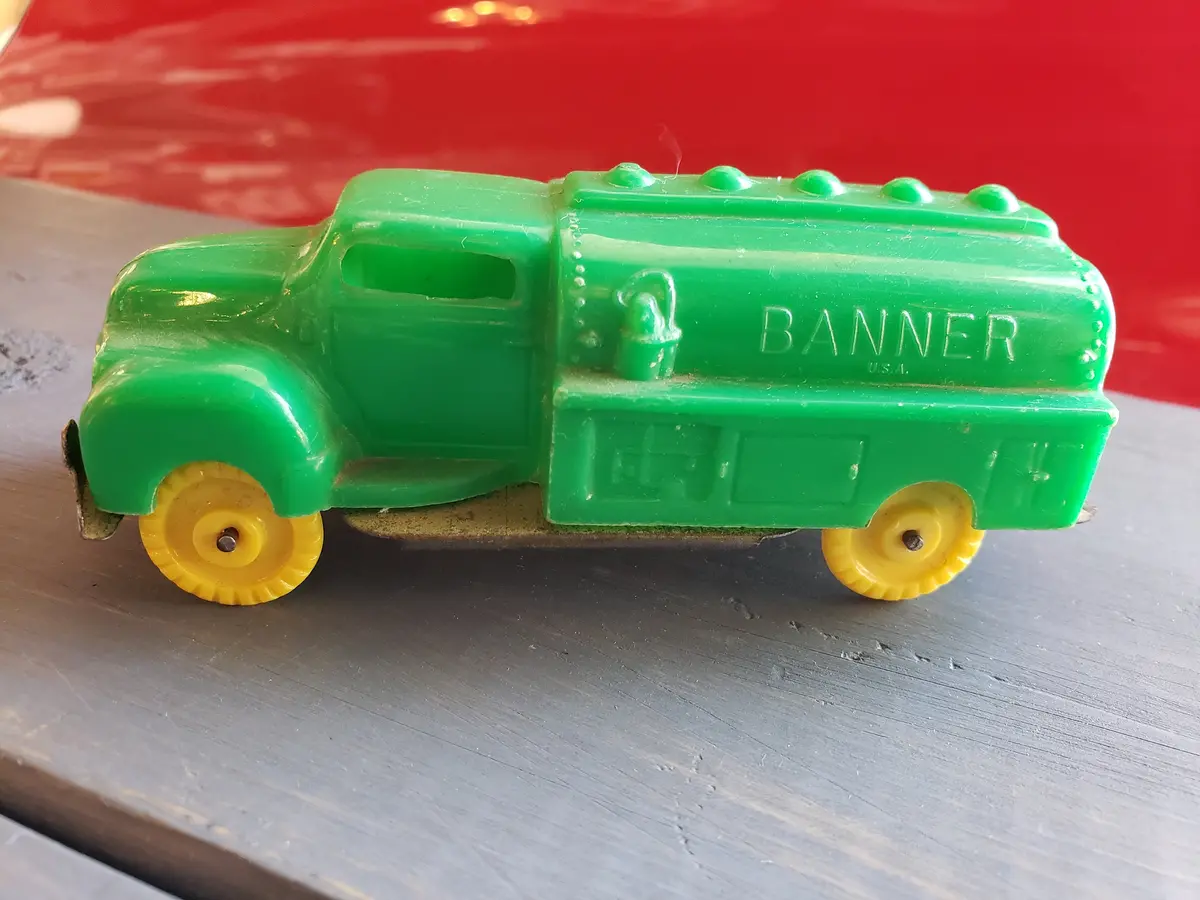 Green Banner Tanker Truck 1950S Toy 1