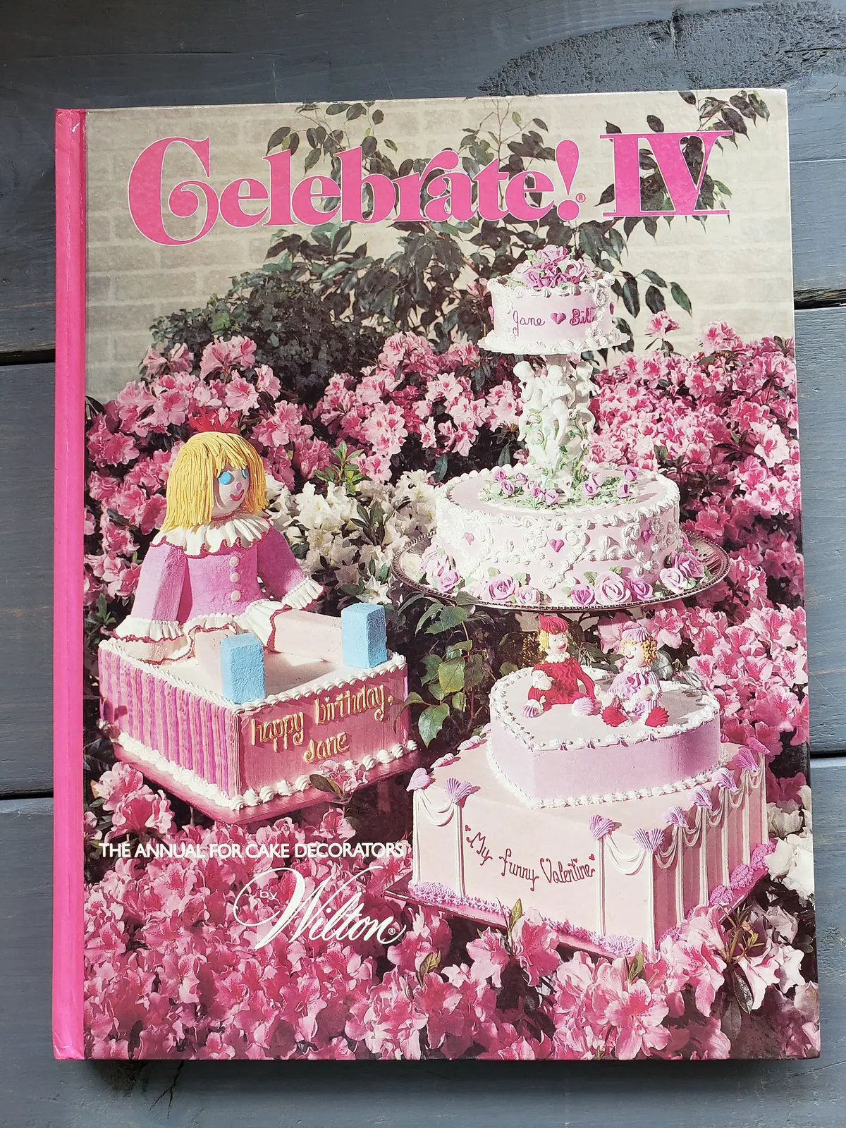 Celebrate! Iv Wilton Cake Decorating Book 1