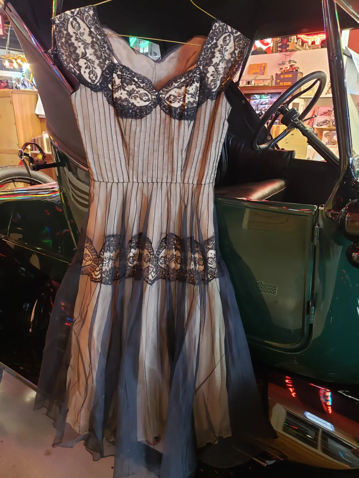 1920'S /30'S Style Vintage Black And Tan Lace Dress 1