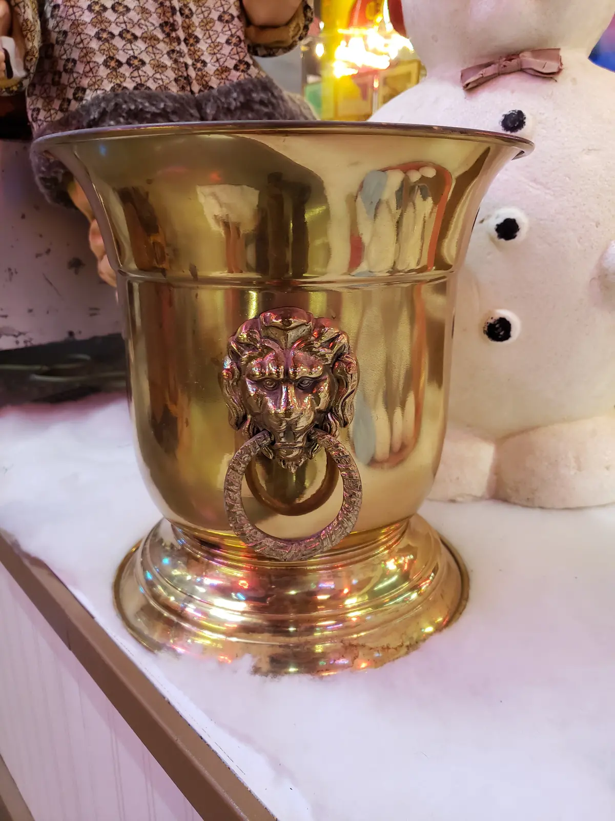 Brass Planter With Decorative Lion Handles 1
