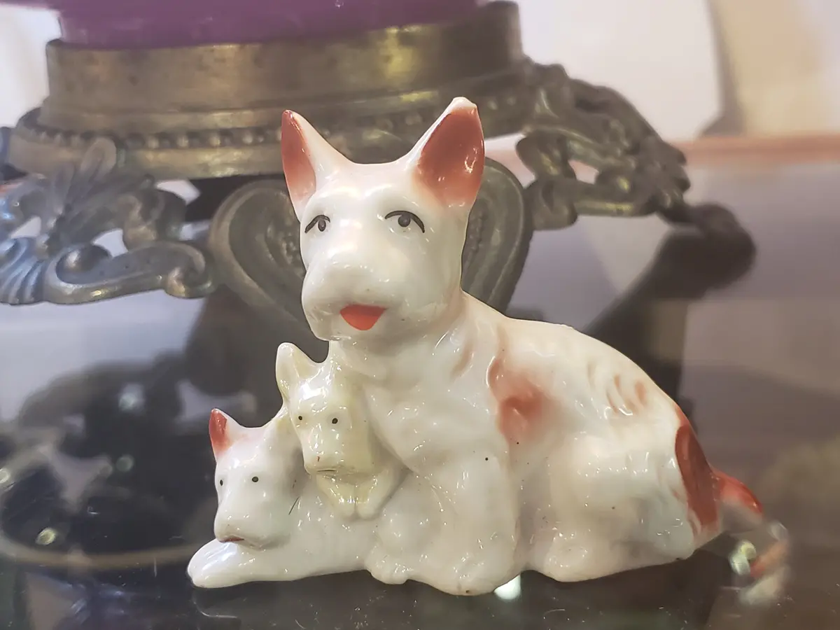 Westie Terrier And Pups Figurine (Japan) 1