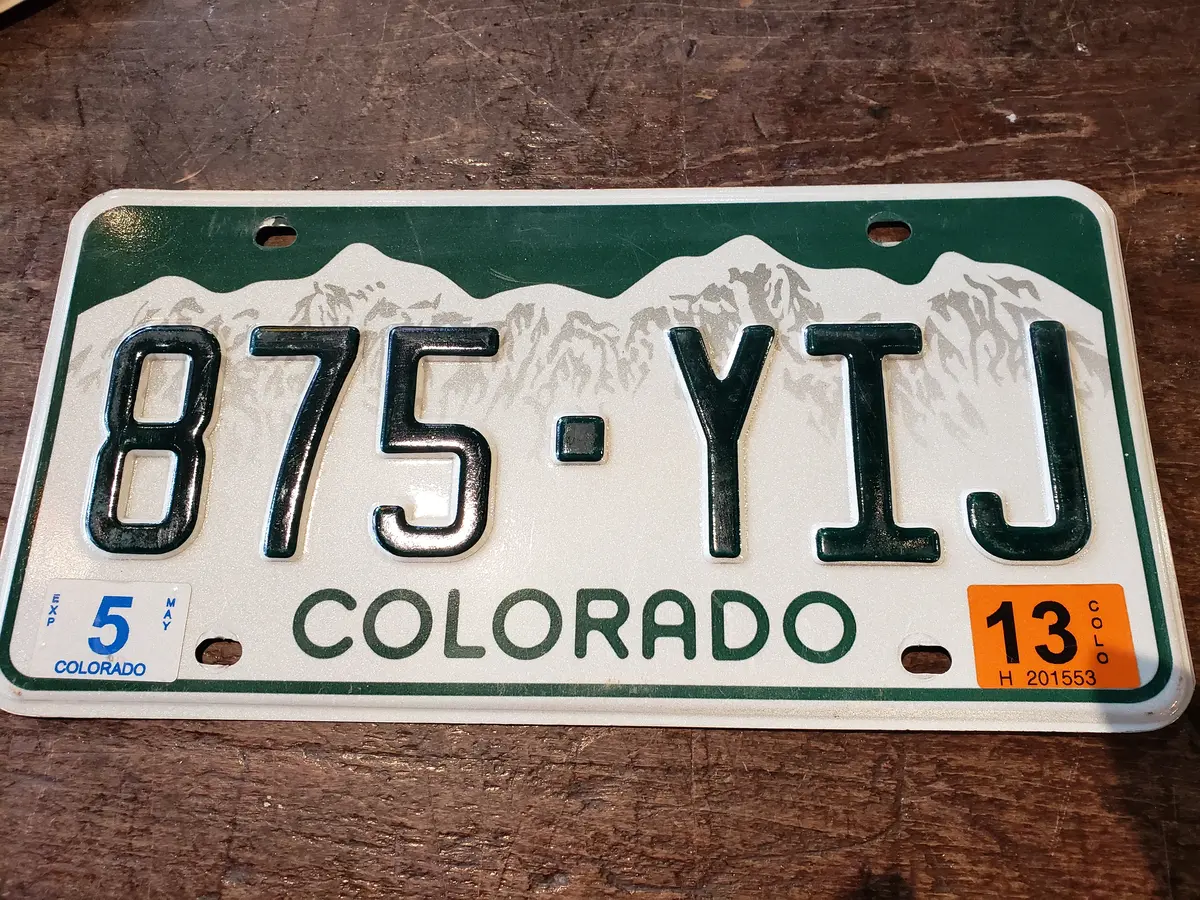 2013 Expired Colorado License Plate 875-Yij 1