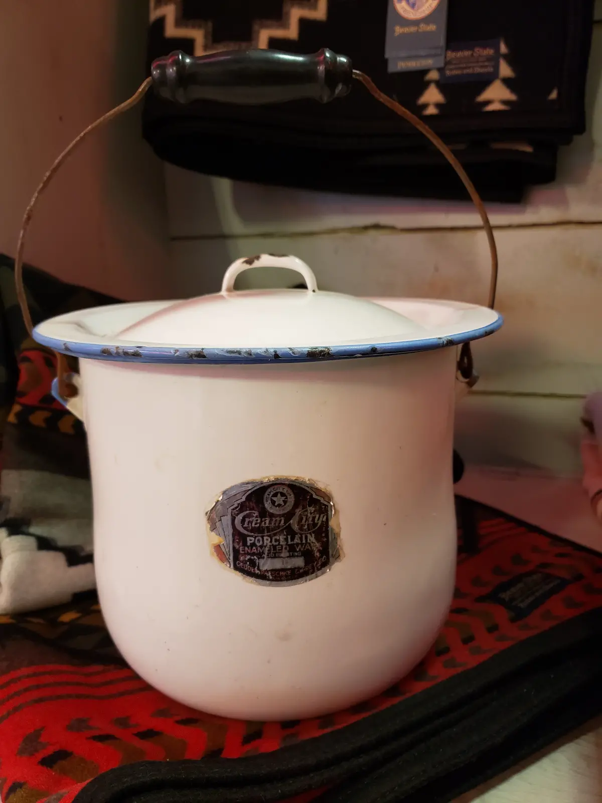 1940S Porcelain Enamelware Pot / Lid "Cream City" Label 1