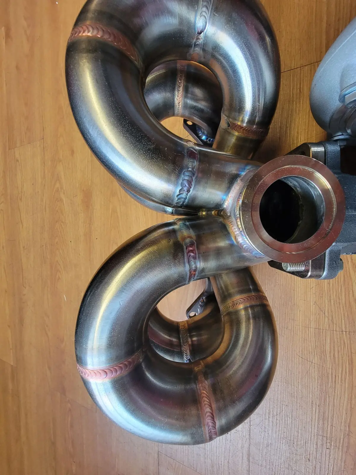 B Series Ramhorn Manifold Non-Ac Compatible 1