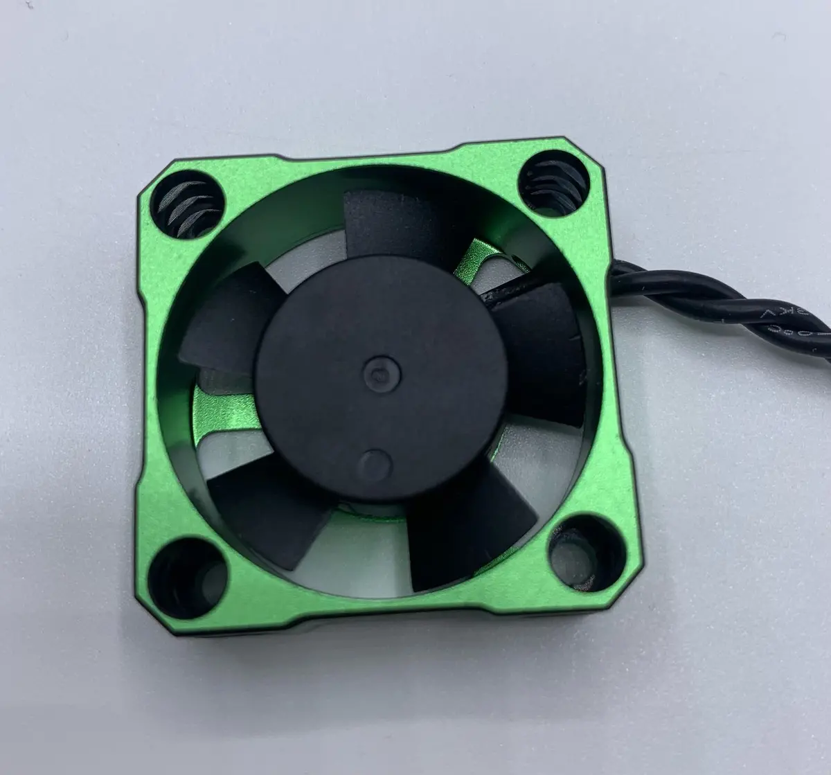 Motiv 30X30x10mm Aluminum Ultra Fan (Green) 1