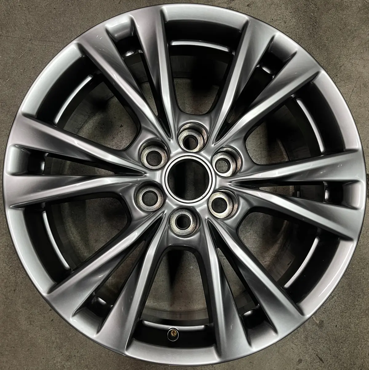 Sold One Single 2023 Cadillac Xt5 Factory 18 Wheel Oem 4870 Rim 84180450 84180797 Hyper Silver 1
