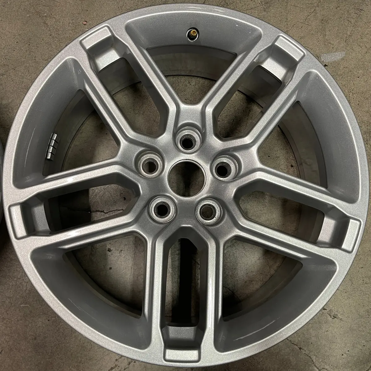 Sold One 2025 Ford Explorer Factory 18" Wheel Oem Rim Rb5c1007b1a 1