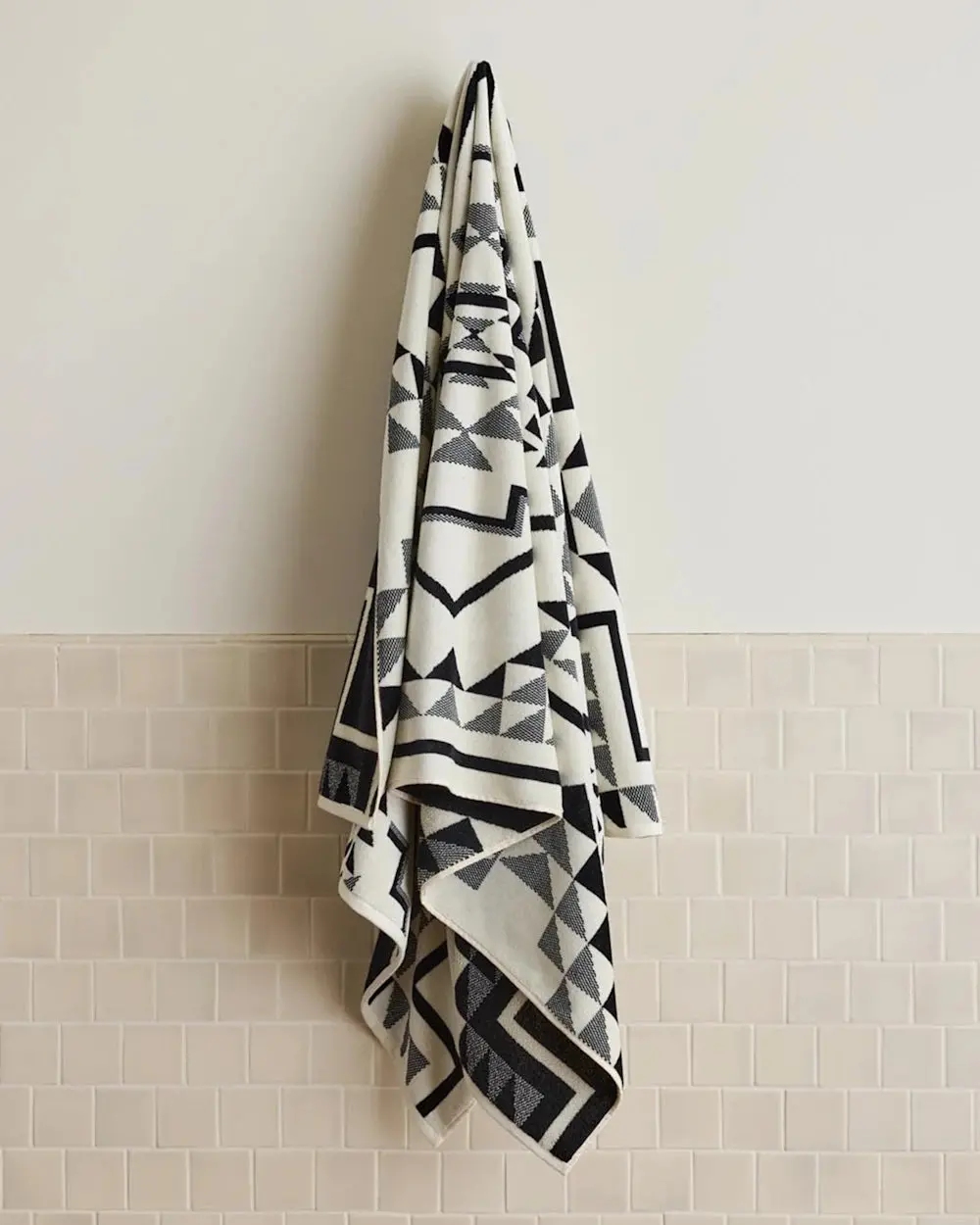 Pendleton Oversized Jacquard Spa Towel Oxbow 1