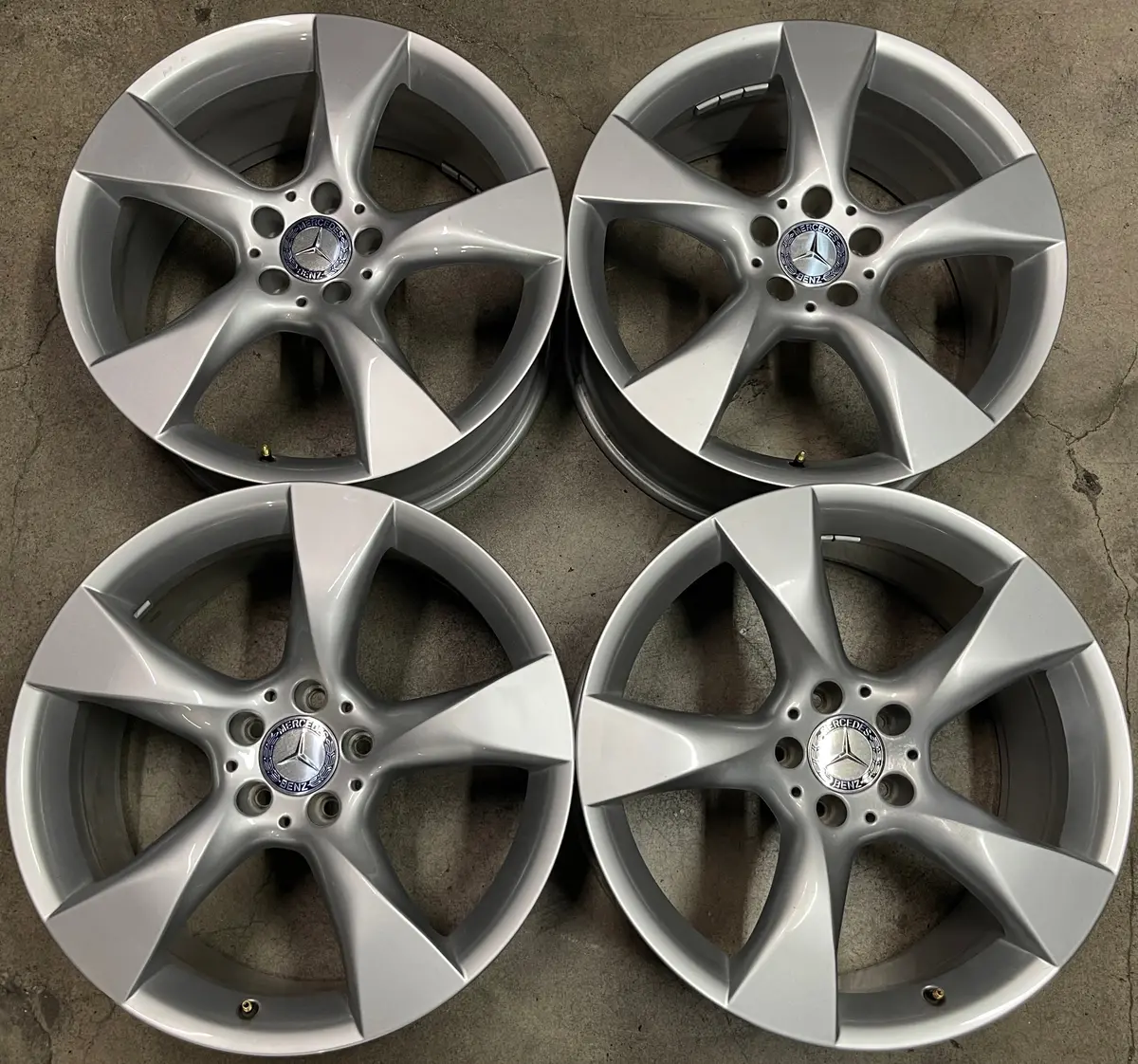Sold Four 2014 Mbz Cls550 Factory 19 Wheels Oem Rims 85216 85217 A2184010402 A2184010502 1