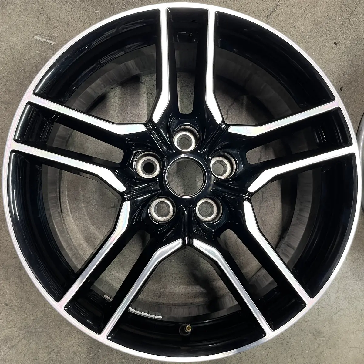 Sold One 2023 Ford Mustang Gt Factory 18 Wheel Rim Ejr3c1007ba Oem 10157 1