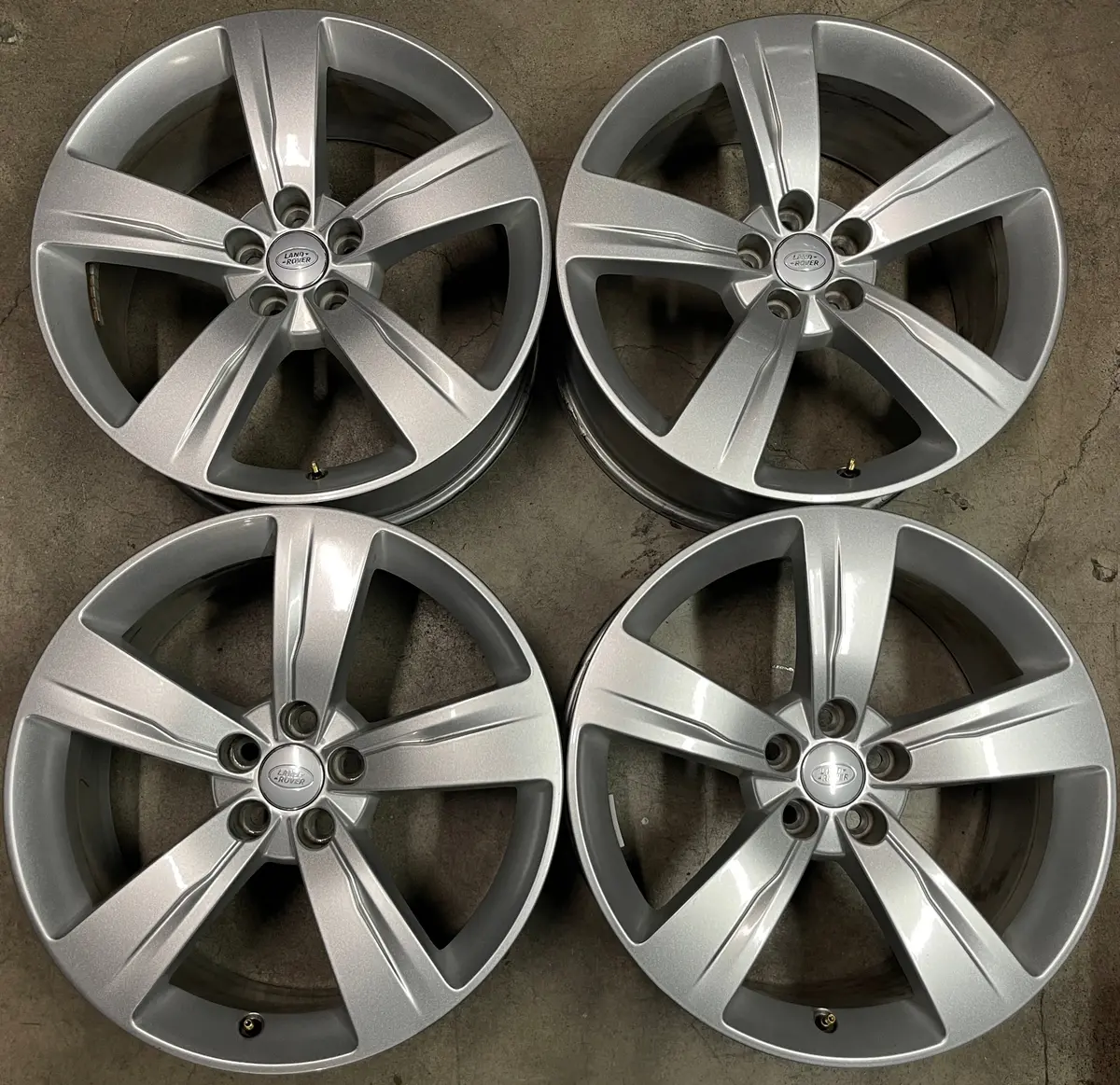 Four 2019 Range Rover Velar Factory 19 Wheels Rims 72300 Oem J8a21007bb 1