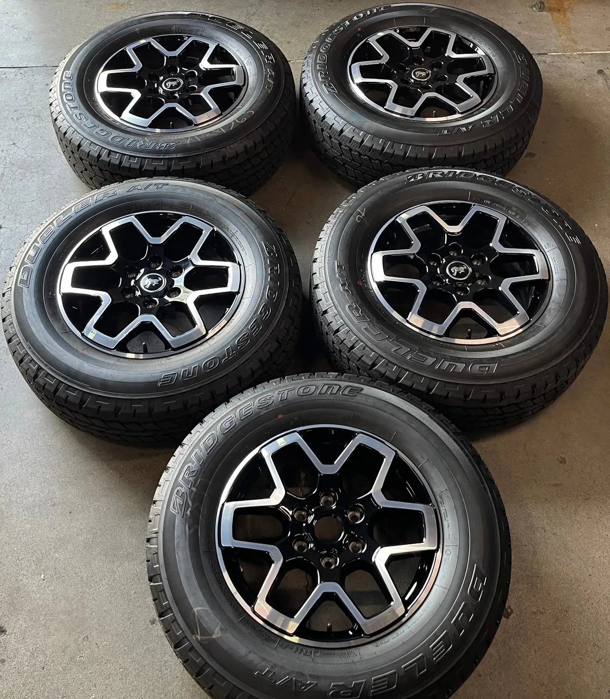 Sold Five 2024 Ford Bronco Factory 18 Wheels Tires Oem Outer Banks 255/70/18 A/T 1