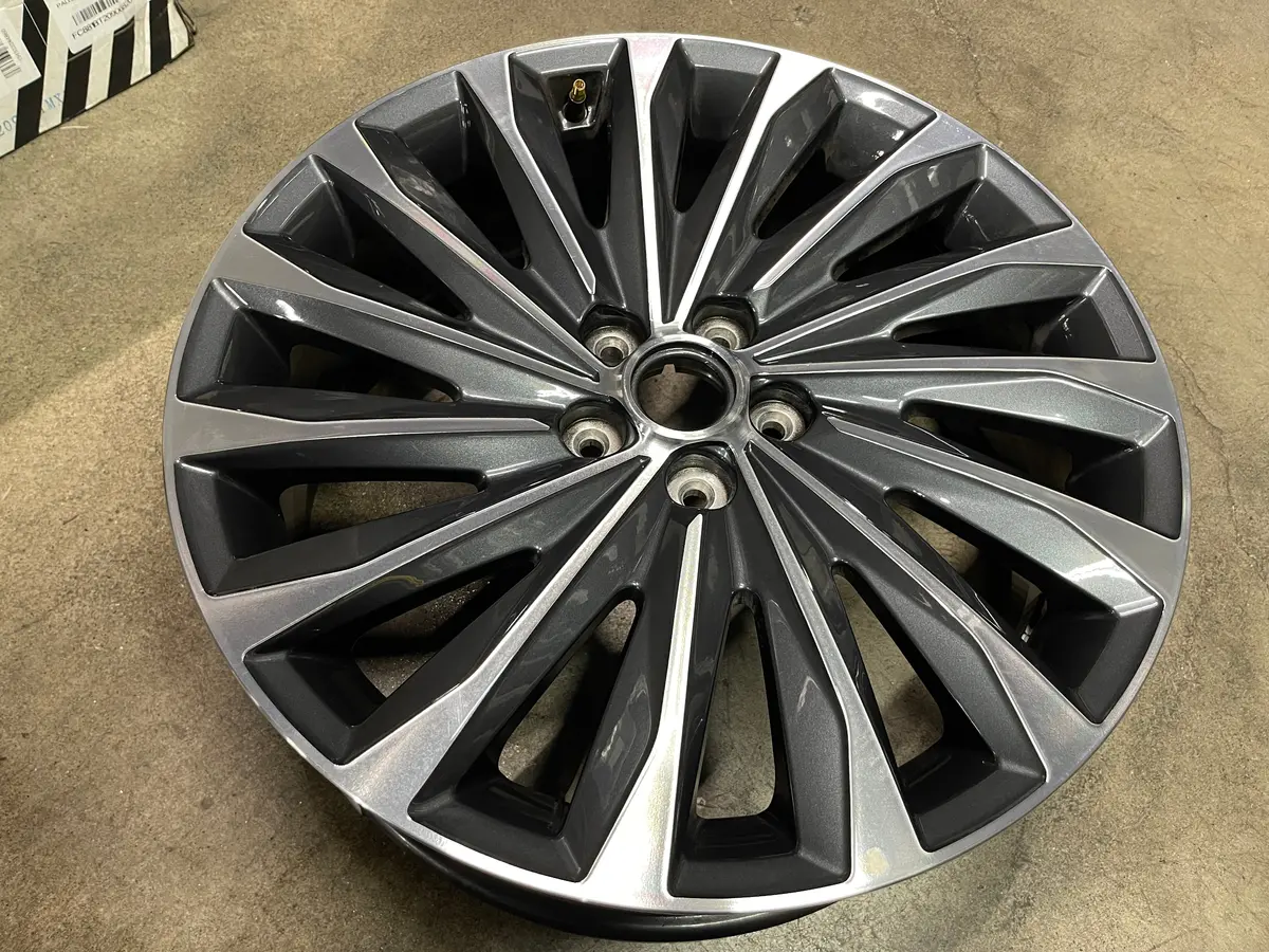 Sold 1) 2025 Hyundai Palisade Factory 20 Wheel Oem 71048 Rim Santa Fe Tucson 2