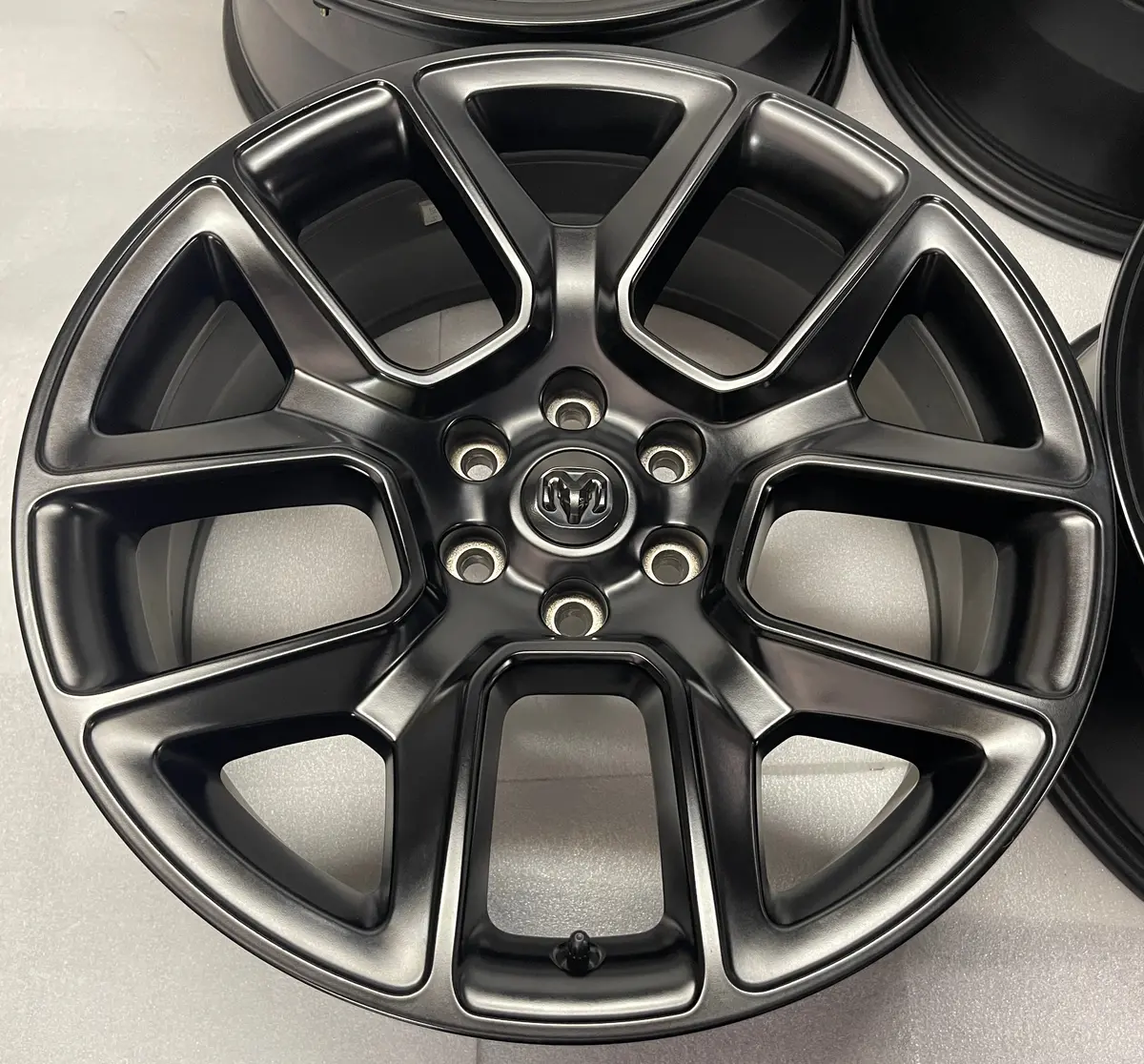 2025 Dodge Ram 1500 Laramie Factory 22 Wheels Rims 2684 Oem 5Yd61trmab Black 2