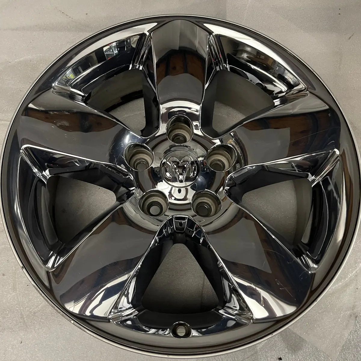 One (1) 2013-2018 Dodge Ram 1500 Factory 20 Chrome Clad Wheel Oem 2495C Rim 1