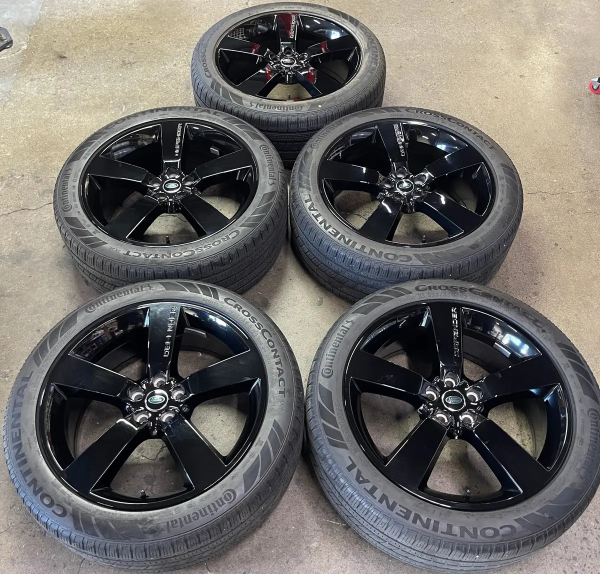 Five (5) 2024 2025 Land Rover Defender Factory 22 Wheels Rims Tires Oem Black 1