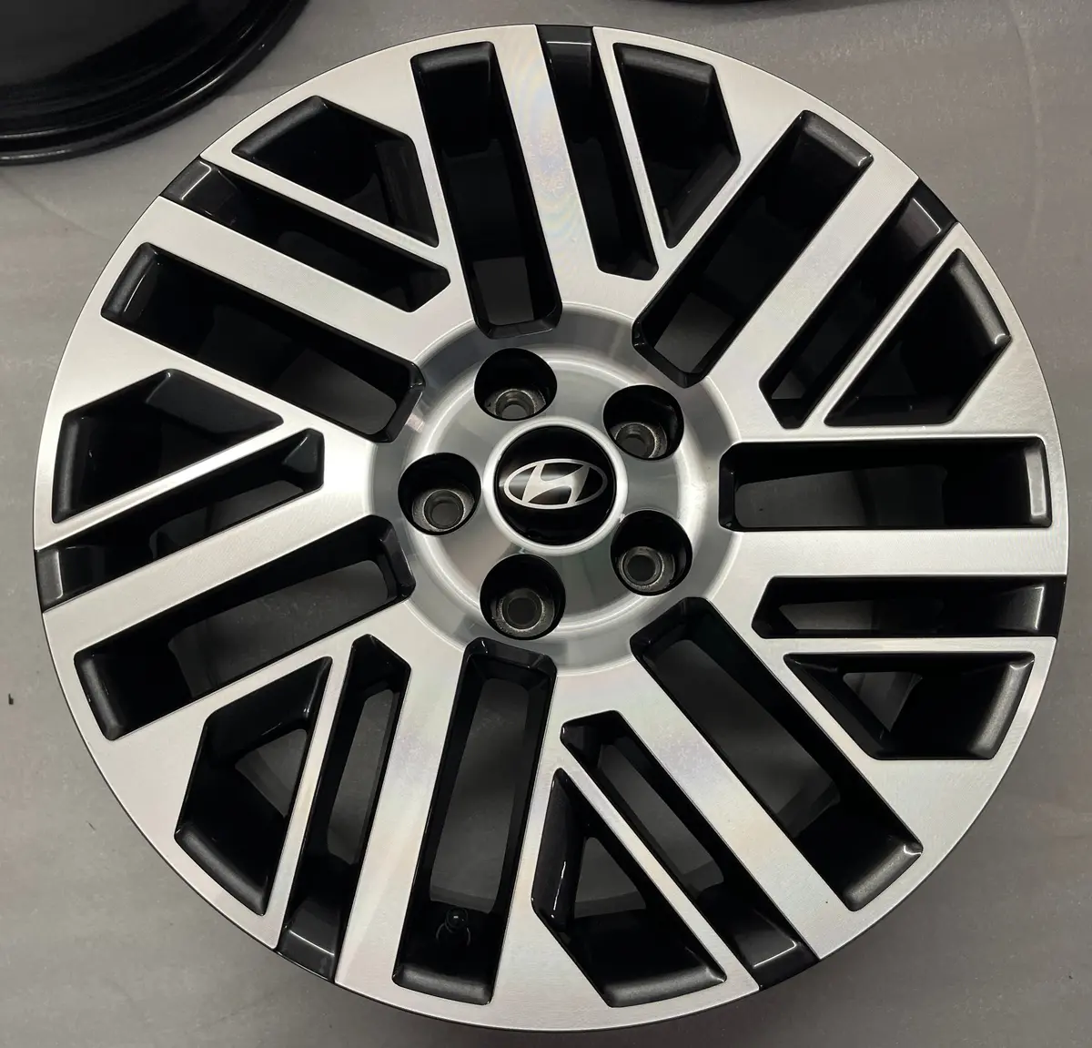 Sold One Single 2026 Hyundai Palisade Factory 18 Wheel Oem Rim 52910-P9110 1