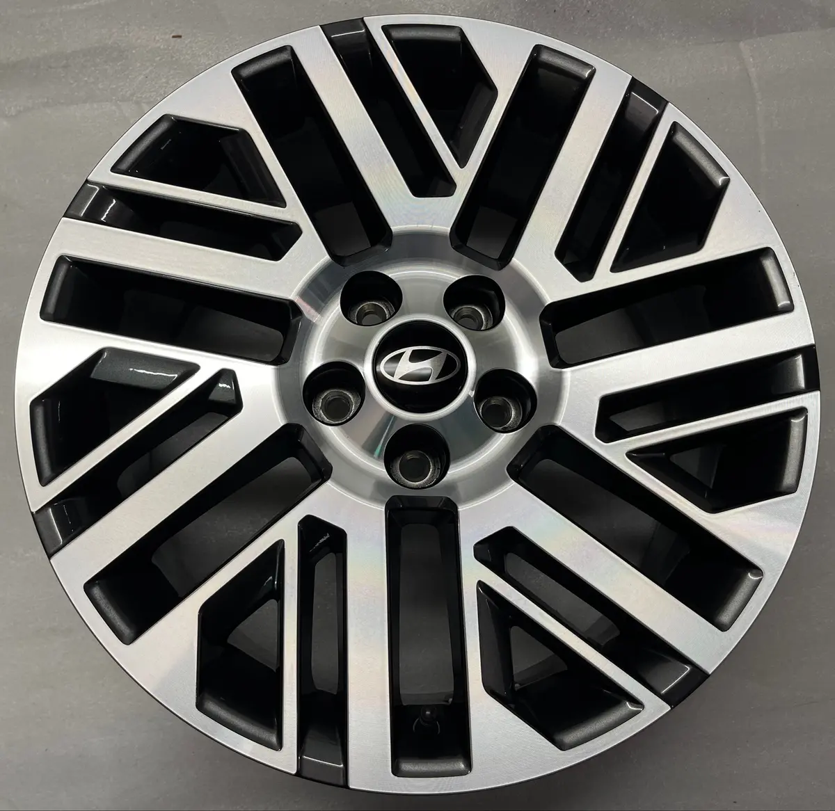 Sold One 2026 Hyundai Palisade Factory 18 Wheel Oem Rim 52910-P9110 1