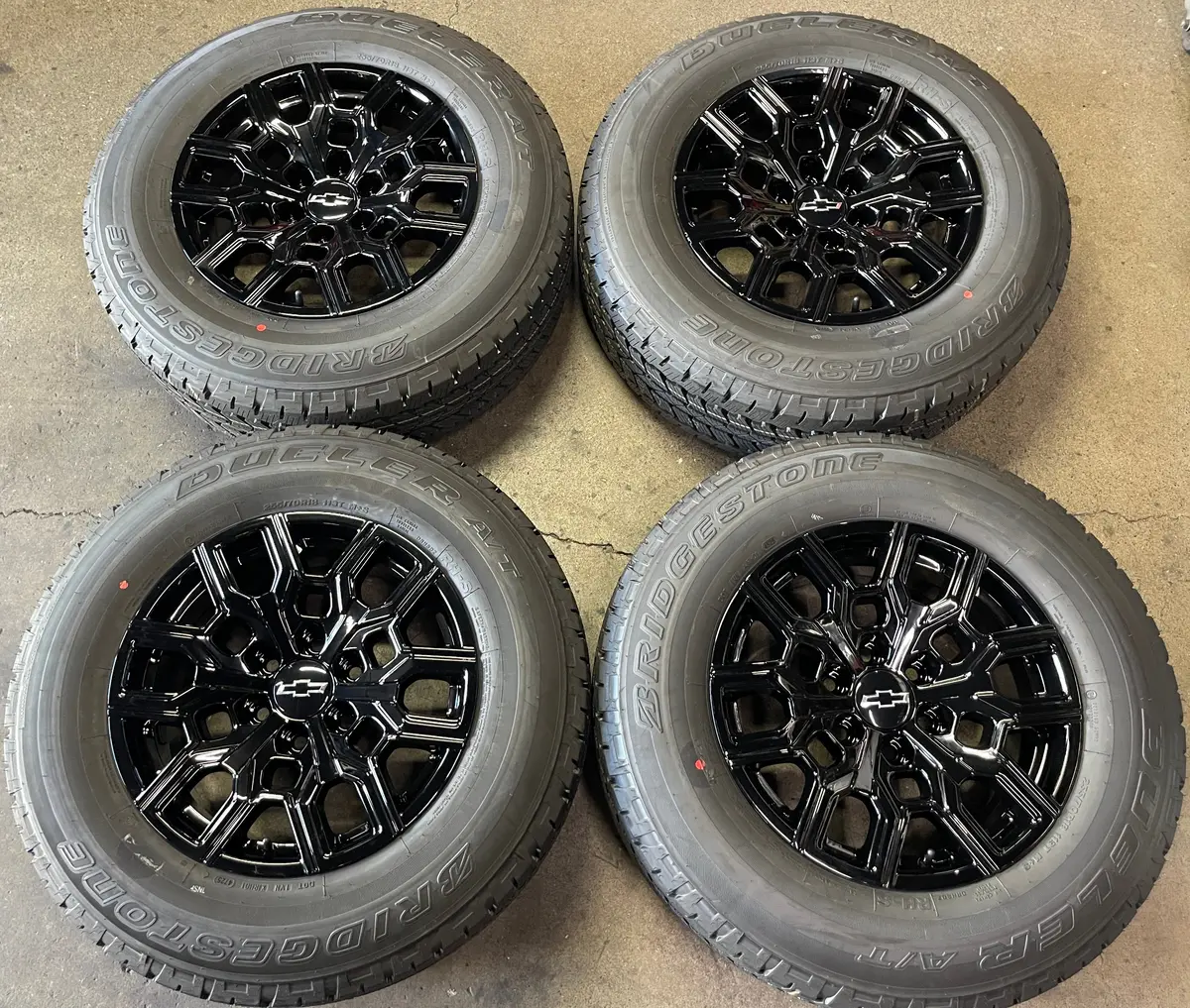 2026 Chevy Silverado / Colorado 1500 18 Wheels Tires 84965341 Bridgestone At Oem Rims Black 1