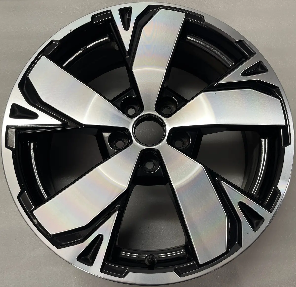 One 2019 - 2021 Subaru Forester Factory 18 Wheel Oem Rim Gray Machined 68868 1