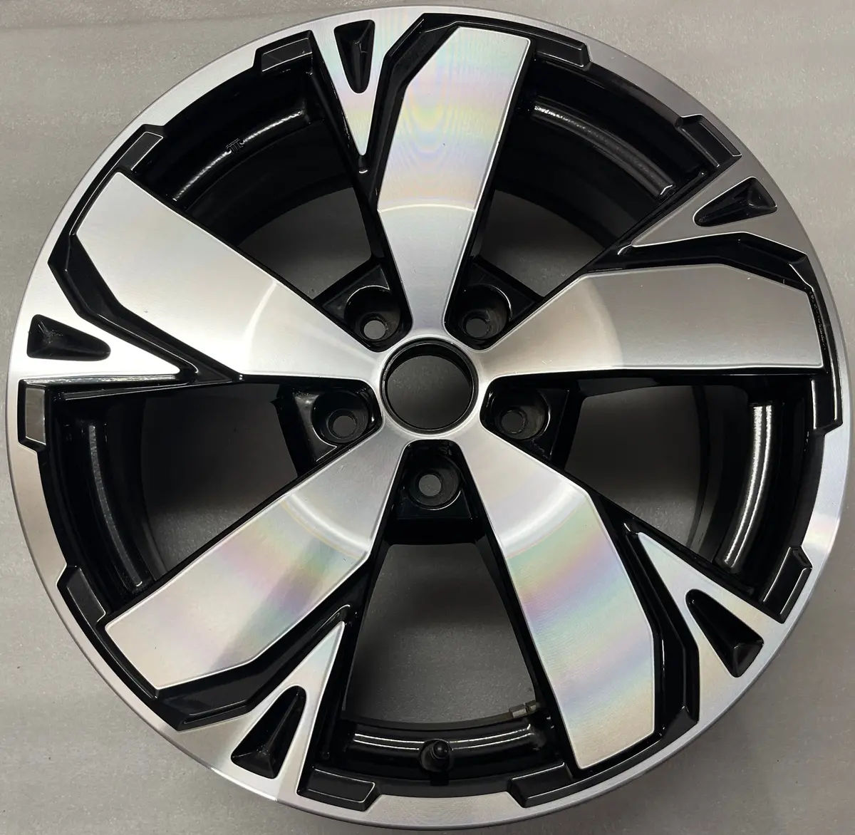 One (1) 2019 - 2021 Subaru Forester Factory 18 Wheel Oem Rim Gray Machined 68868 1