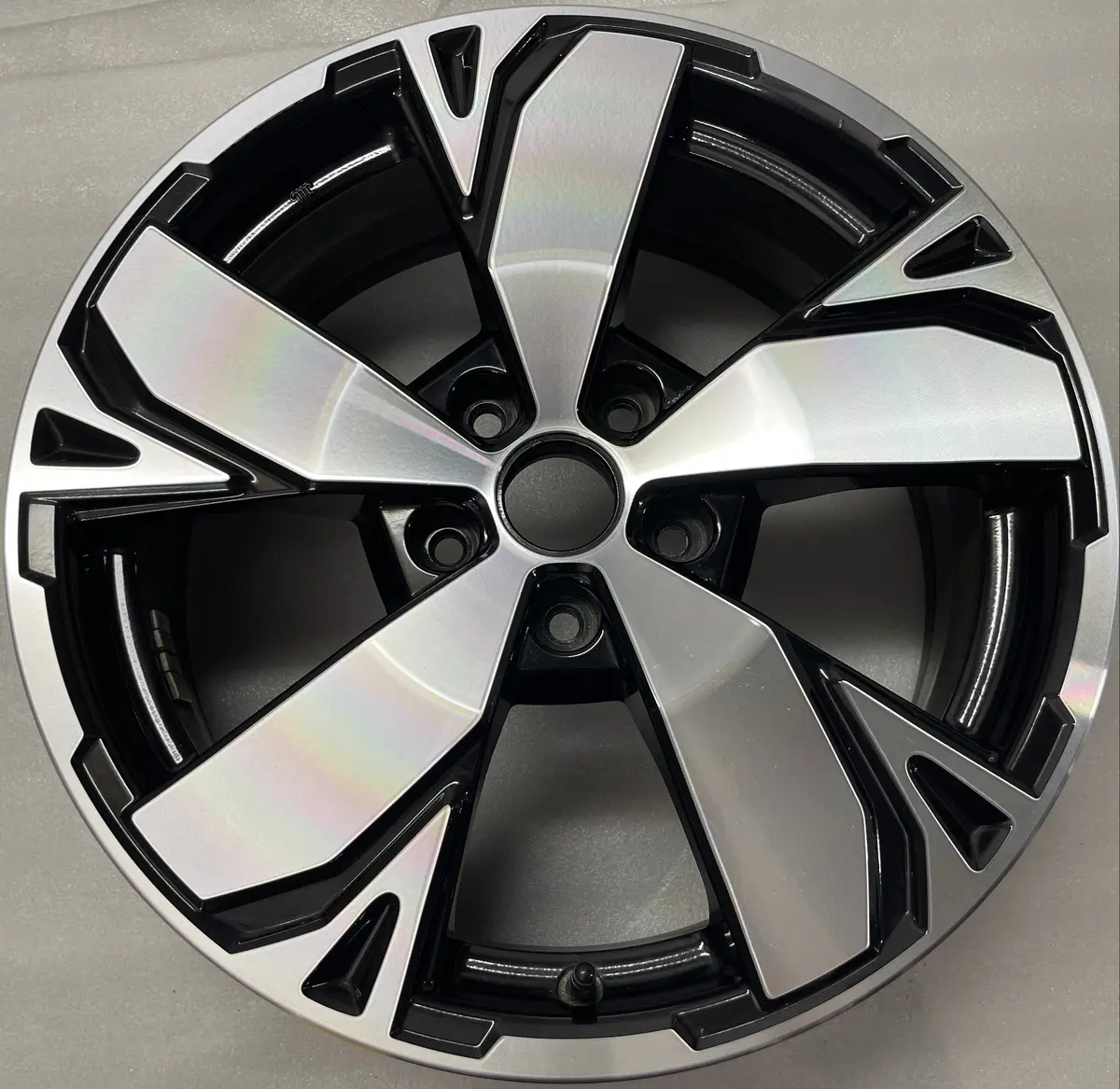 Sold Single (1) 2019 - 2021 Subaru Forester Factory 18 Wheel Oem 68868 Rim 28111Sj070 1