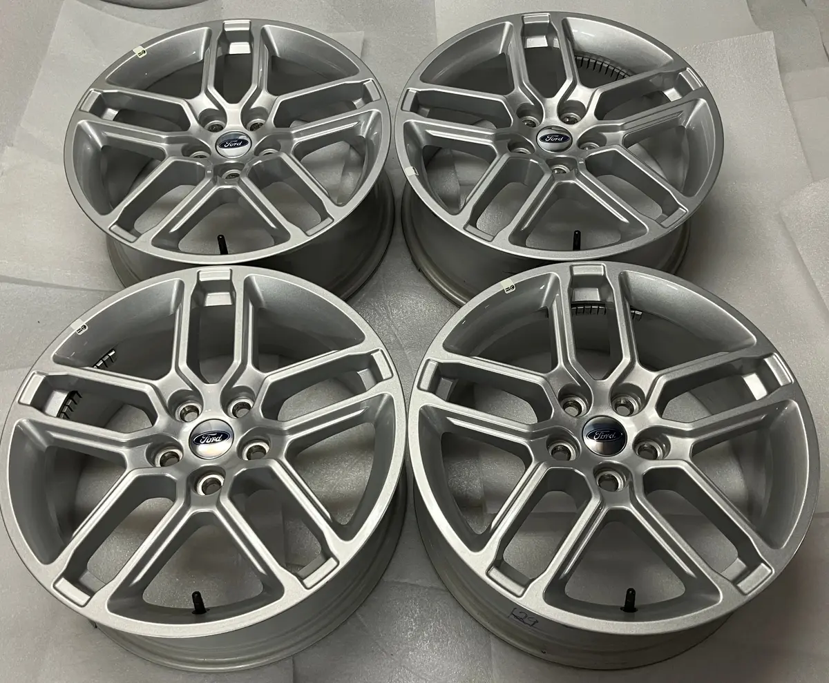 Four  (4) 2024 2025 2026 Ford Explorer Factory 18" Wheels Rims Oem Rb5c1007b1a 1