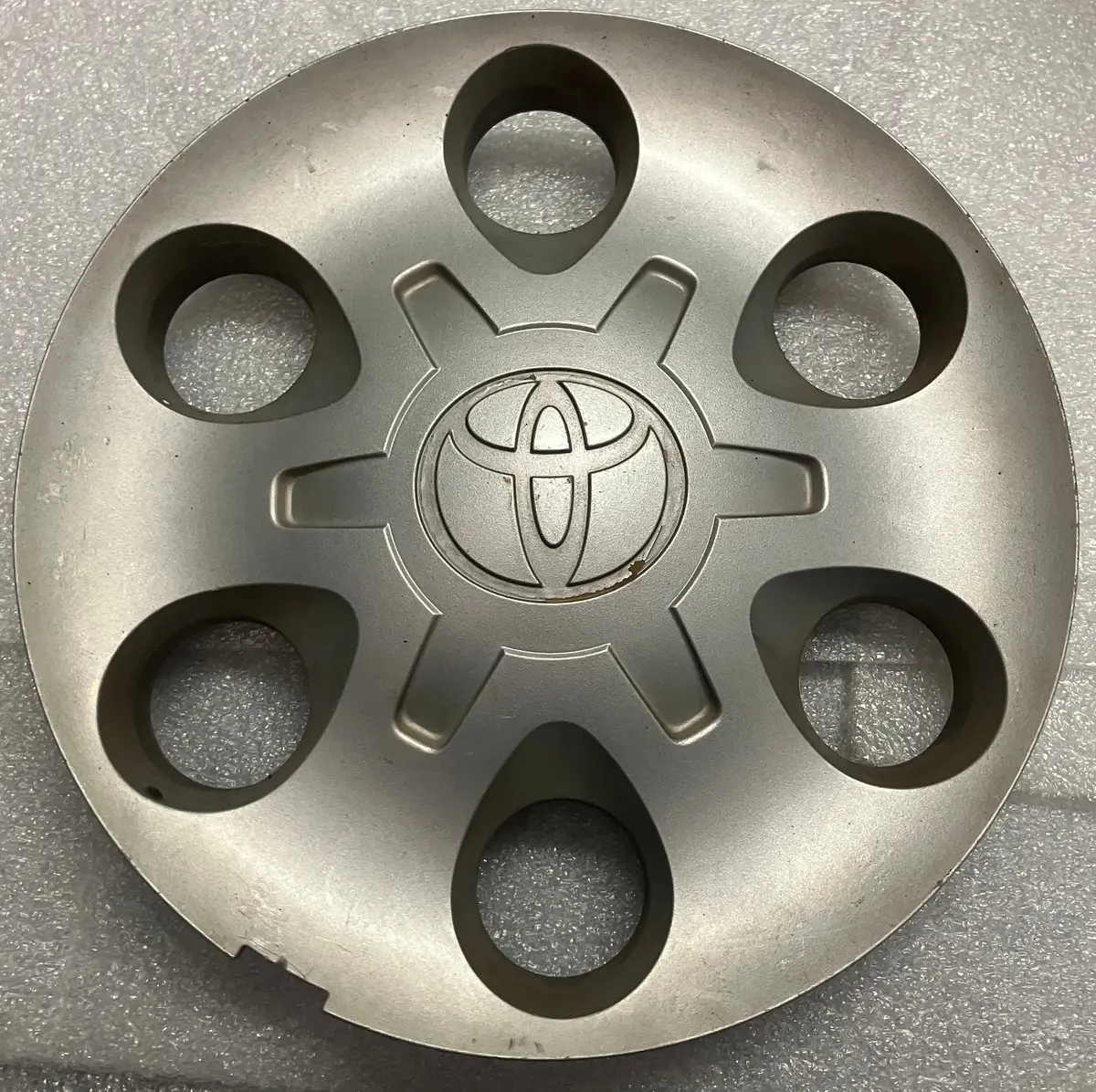 (1) Single Center Cap For 2000-2004 Toyota Tundra 69395 426030C030 1