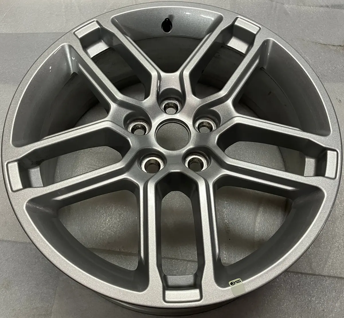 One Oem 2024 Ford Explorer Factory 18" Wheel Rim Rb5c1007b1a 1
