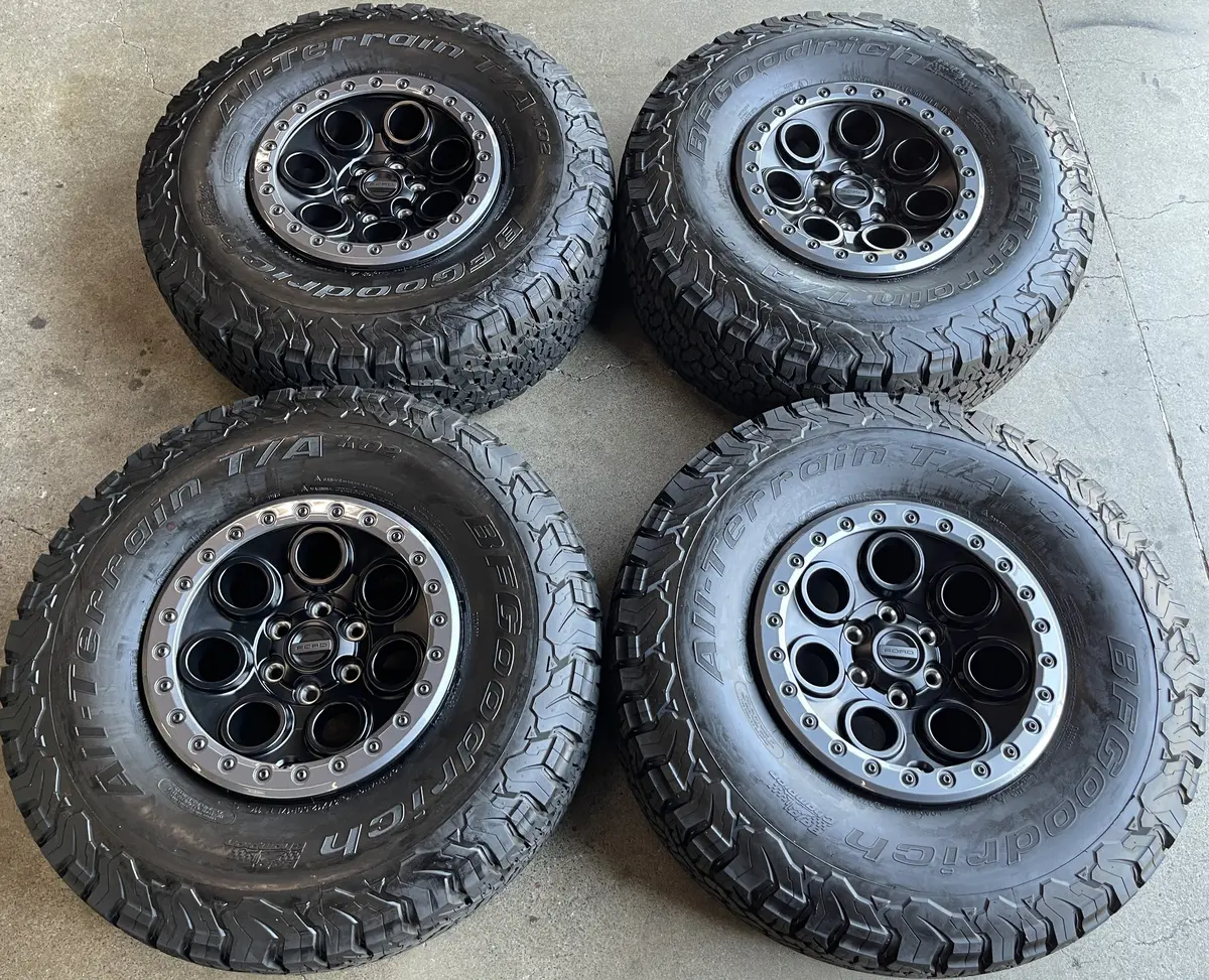 Sold 2025 Ford F150 Raptor R Factory 17 Wheels Tires Oem Rims Bead Lock 37 Bfg Ko2 1