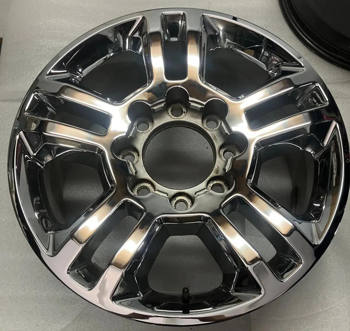 Sold Single 20" Oem Chrome Wheel Rim 2019 Chevrolet Silverado 2500 3500 22909144 1